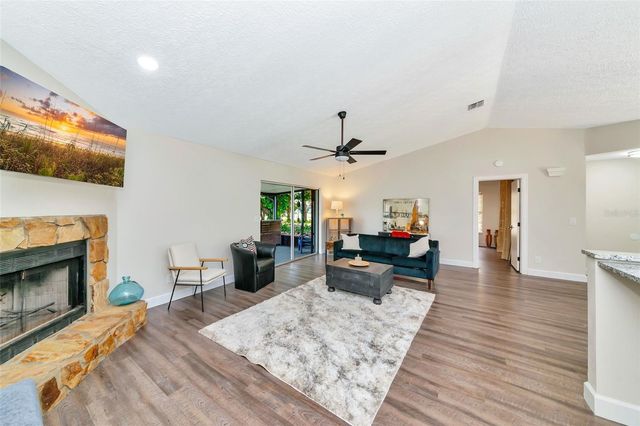 6104 26TH AVENUE E, Bradenton, FL 34208