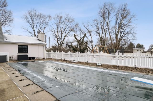 7892 Pleasant Valley Road, Florence, KY 41042