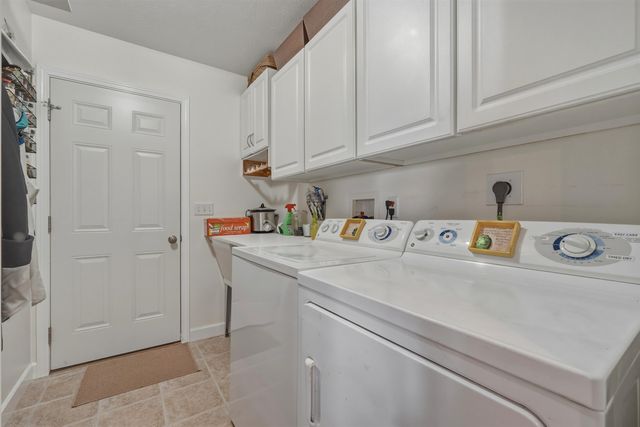 42 McKenzie Court, Milton, WV 25541