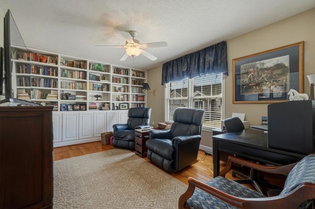 42 McKenzie Court, Milton, WV 25541