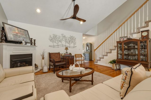 42 McKenzie Court, Milton, WV 25541