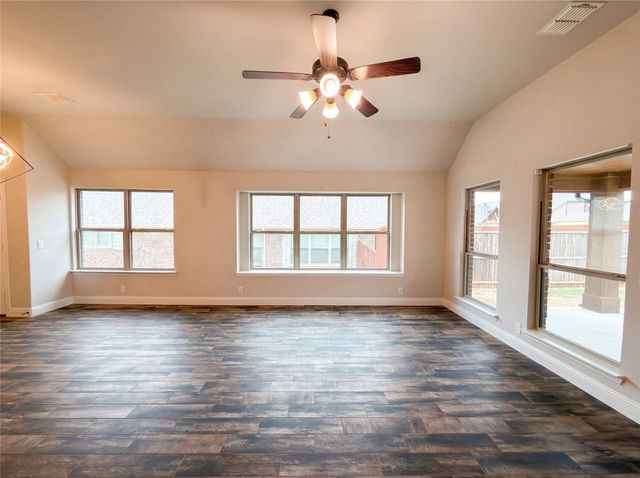 633 Bayonet Drive, Fort Worth, TX 76108