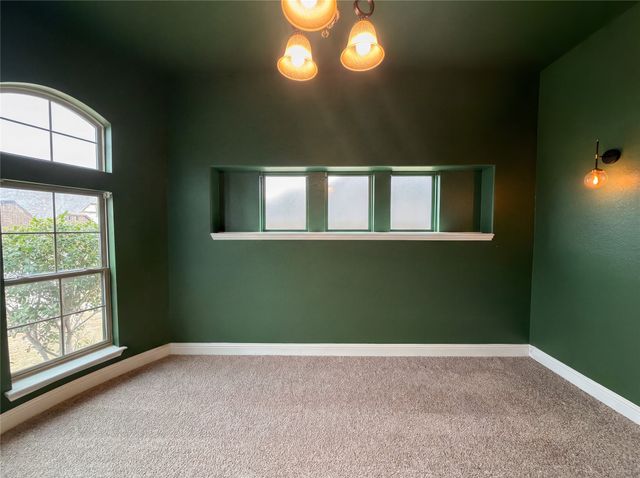 633 Bayonet Drive, Fort Worth, TX 76108