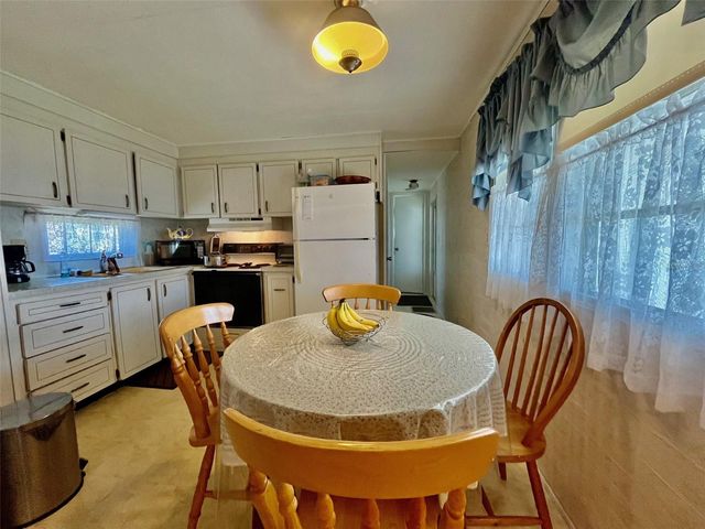 130 MELODY LANE, Tarpon Springs, FL 34689