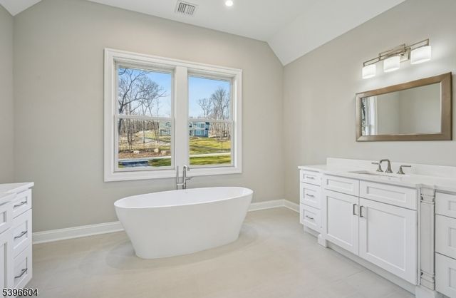 2 Bristol Ridge Rd, Boonton Twp., NJ 07005