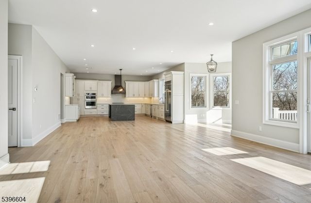 2 Bristol Ridge Rd, Boonton Twp., NJ 07005