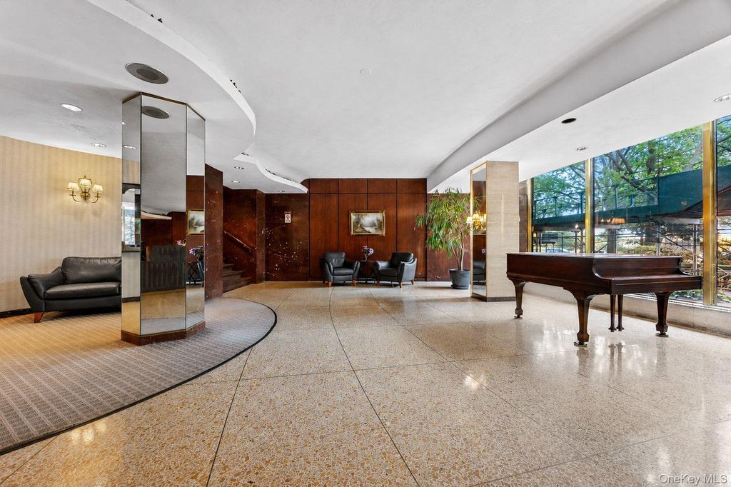 61-20 Grand Central Parkway A1508, Forest Hills, NY 11375 — exterior