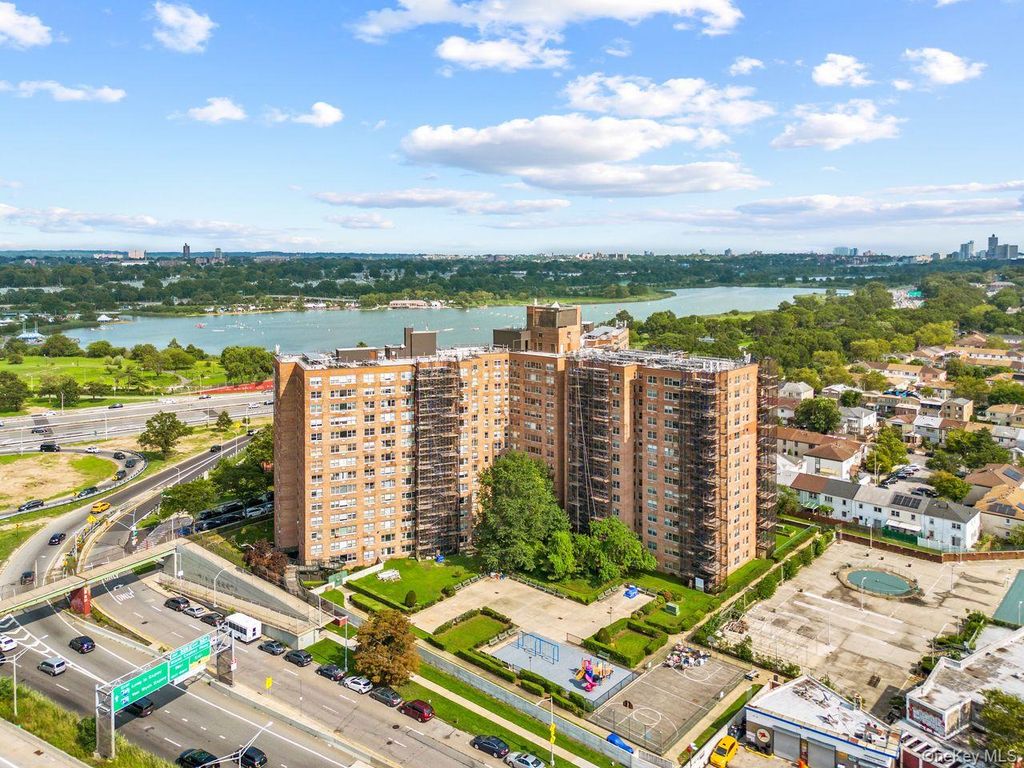 61-20 Grand Central Parkway A1508, Forest Hills, NY 11375 — photo 2