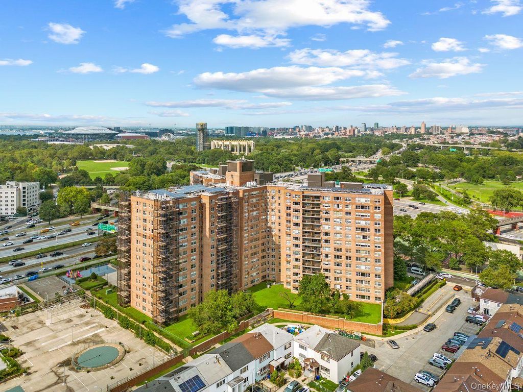 61-20 Grand Central Parkway A1508, Forest Hills, NY 11375 — photo 4