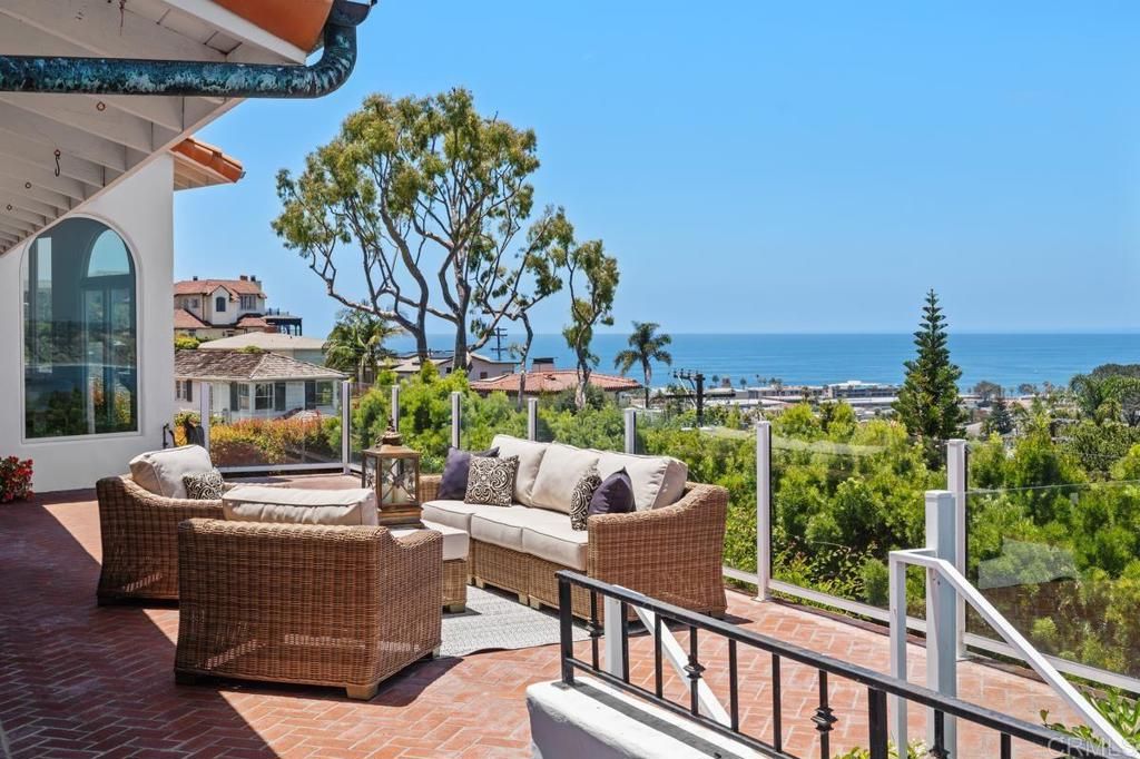 Image 1 of property listing at 1420 La Jolla Knoll, La Jolla, CA 92037