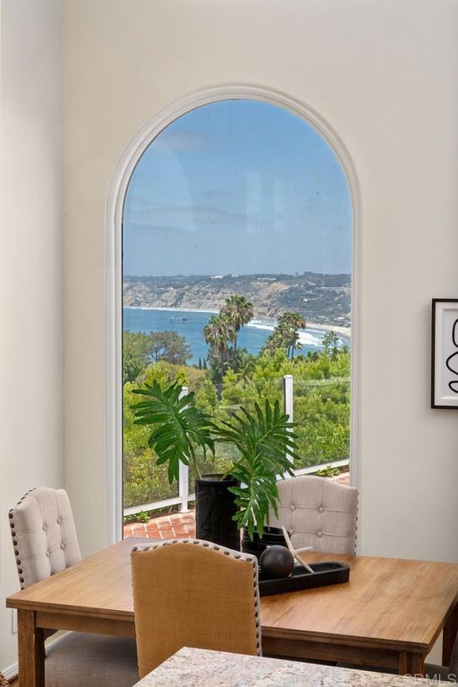 Image 11 of property listing at 1420 La Jolla Knoll, La Jolla, CA 92037