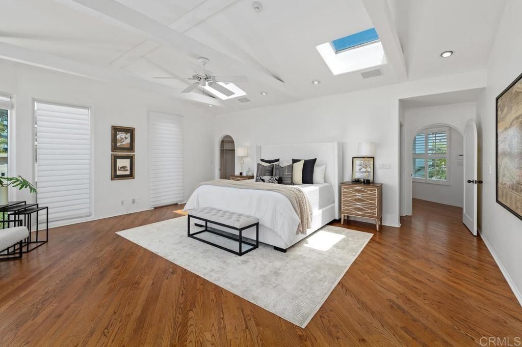 Image 17 of property listing at 1420 La Jolla Knoll, La Jolla, CA 92037