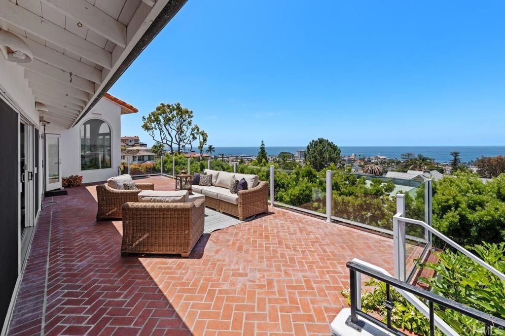 Image 23 of property listing at 1420 La Jolla Knoll, La Jolla, CA 92037