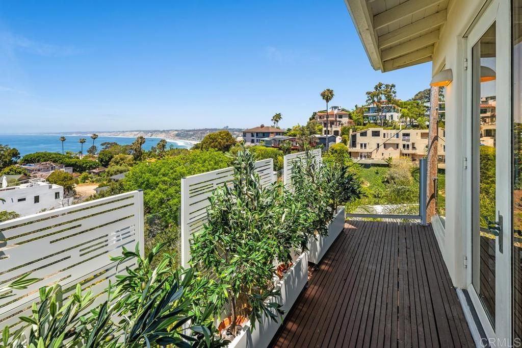 Image 25 of property listing at 1420 La Jolla Knoll, La Jolla, CA 92037