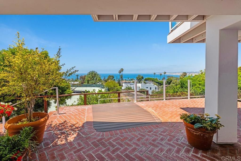 Image 26 of property listing at 1420 La Jolla Knoll, La Jolla, CA 92037