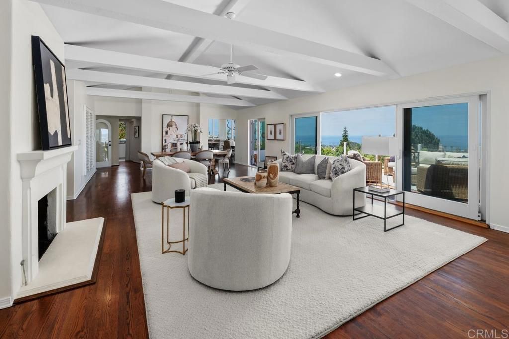 Image 3 of property listing at 1420 La Jolla Knoll, La Jolla, CA 92037