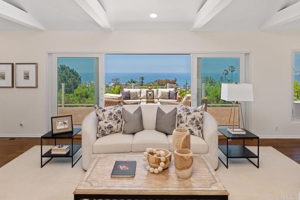 Image 4 of property listing at 1420 La Jolla Knoll, La Jolla, CA 92037