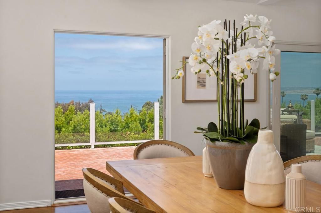 Image 6 of property listing at 1420 La Jolla Knoll, La Jolla, CA 92037
