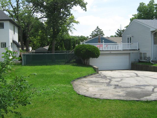 1007 Prairie Lawn Road, Glenview, IL 60025