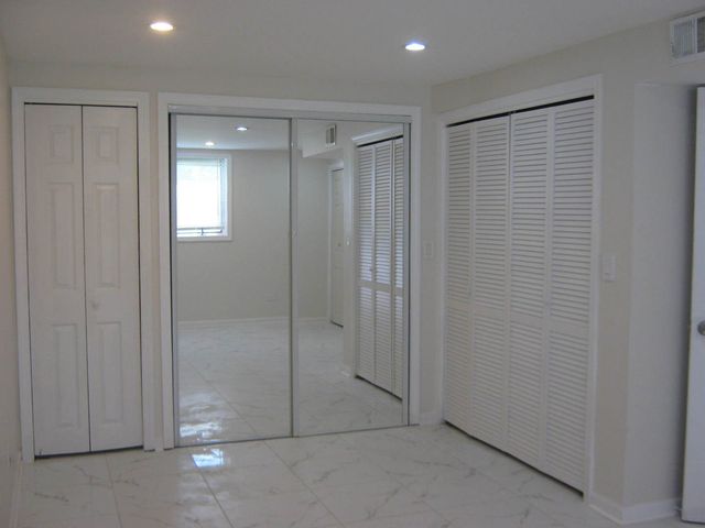 1007 Prairie Lawn Road, Glenview, IL 60025
