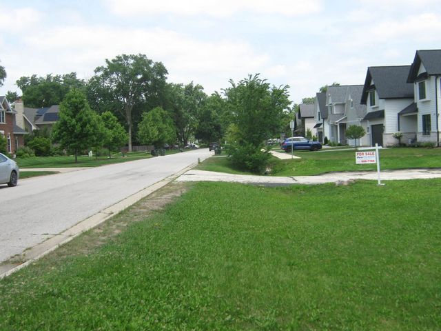 1007 Prairie Lawn Road, Glenview, IL 60025