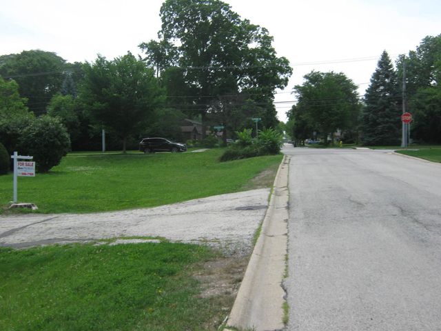 1007 Prairie Lawn Road, Glenview, IL 60025