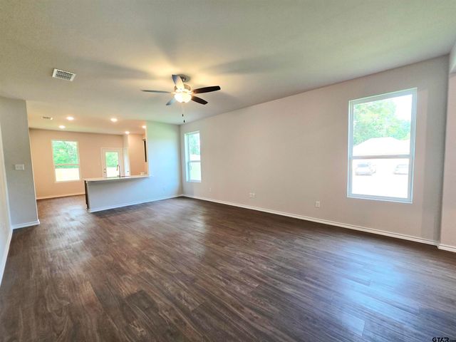 610 Park Central, Chandler, TX 75758