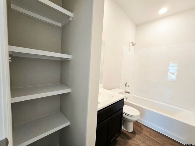 610 Park Central, Chandler, TX 75758