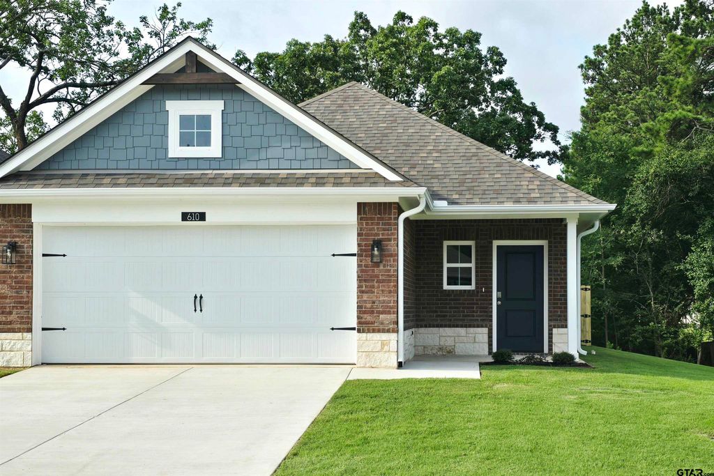 610 Park Central, Chandler, TX 75758