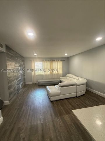 610 SE 2nd Ave L4, Deerfield Beach, FL 33441