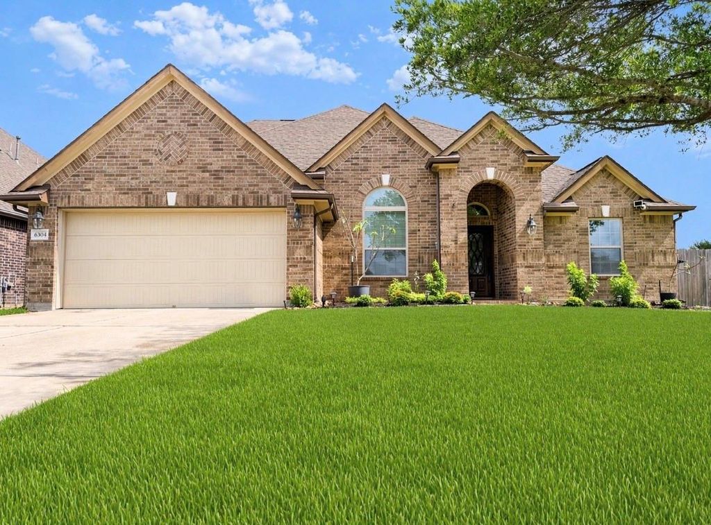 6304 Wood Creek Lane, League City, TX 77573