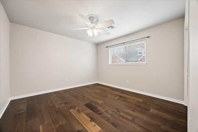 1522 19th Avenue N, Texas City, TX 77590