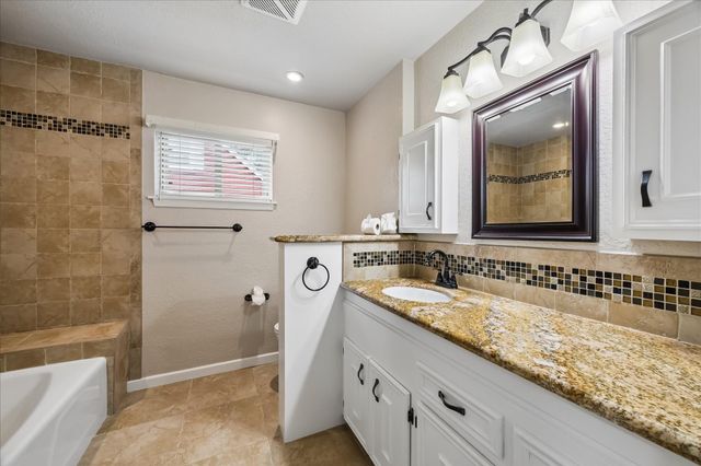 1522 19th Avenue N, Texas City, TX 77590