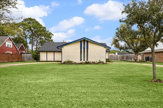 1522 19th Avenue N, Texas City, TX 77590