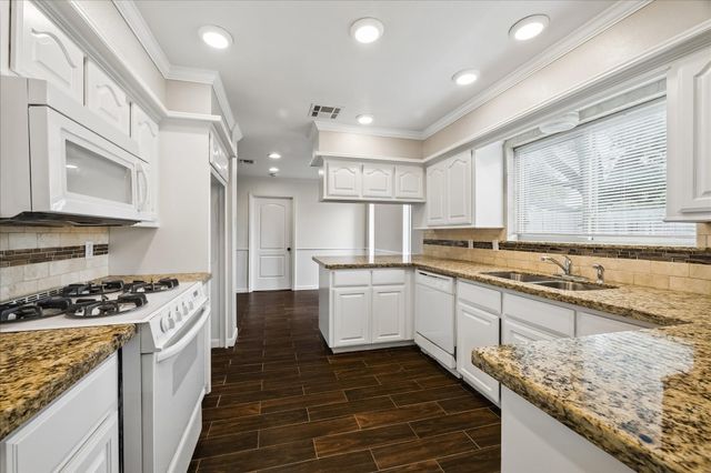 1522 19th Avenue N, Texas City, TX 77590