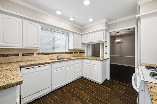 1522 19th Avenue N, Texas City, TX 77590