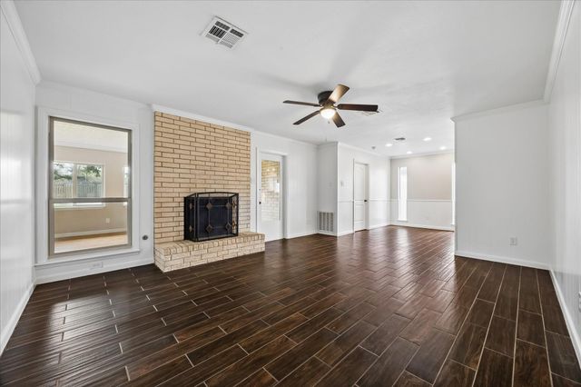 1522 19th Avenue N, Texas City, TX 77590