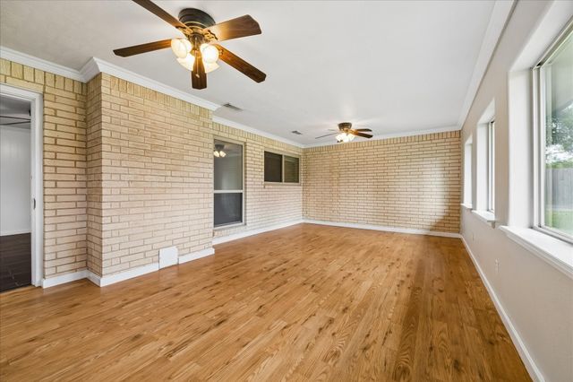 1522 19th Avenue N, Texas City, TX 77590