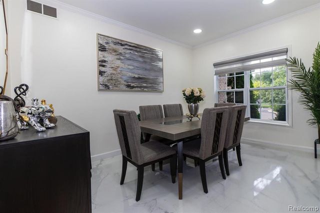 26263 Oakley Court, Brownstown, MI 48174