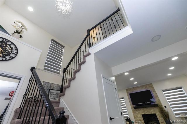 26263 Oakley Court, Brownstown, MI 48174