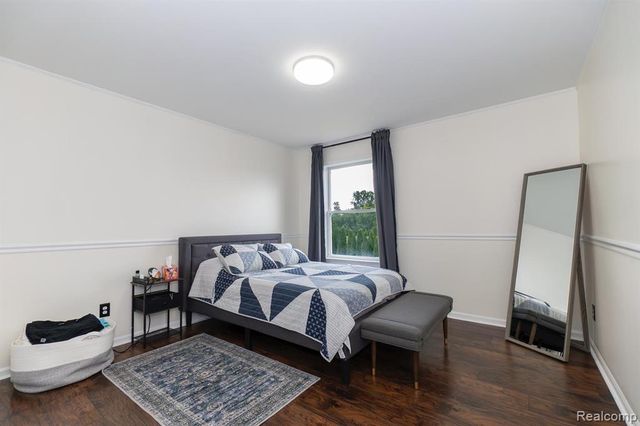 26263 Oakley Court, Brownstown, MI 48174