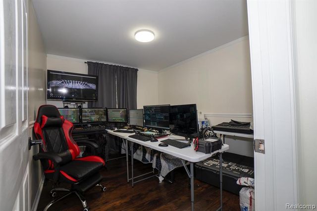 26263 Oakley Court, Brownstown, MI 48174