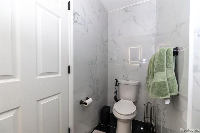 26263 Oakley Court, Brownstown, MI 48174