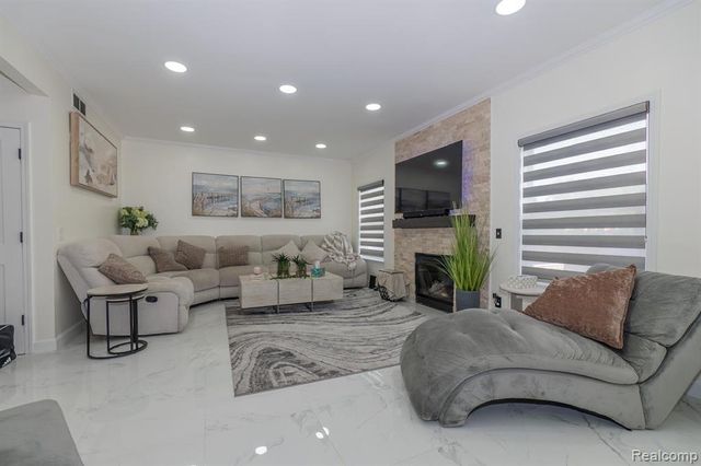 26263 Oakley Court, Brownstown, MI 48174