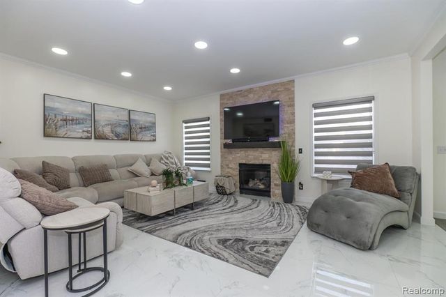 26263 Oakley Court, Brownstown, MI 48174