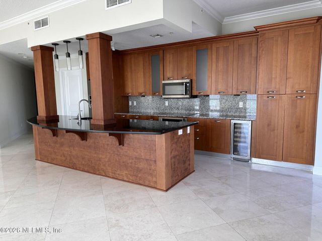 1431 RIVERPLACE Boulevard 1706, Jacksonville, FL 32207