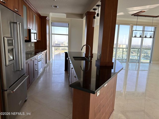 1431 RIVERPLACE Boulevard 1706, Jacksonville, FL 32207