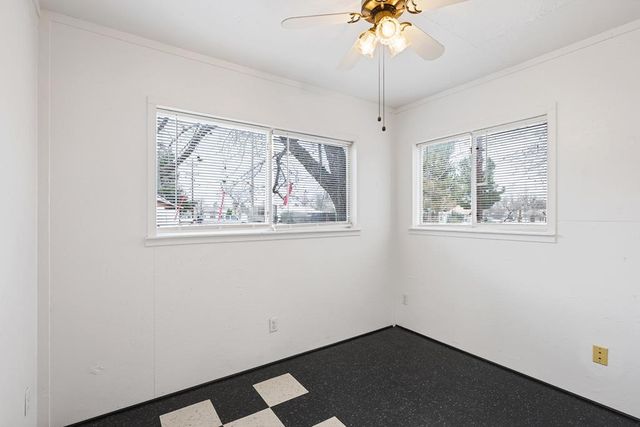 811 N 7th St, Alpine, TX 79830