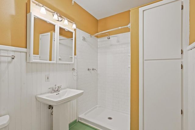 811 N 7th St, Alpine, TX 79830