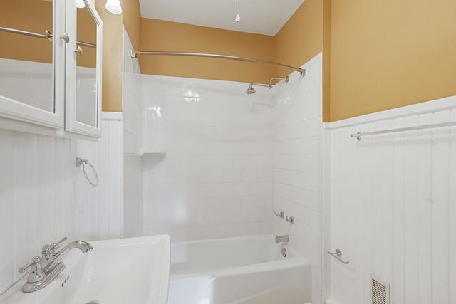 811 N 7th St, Alpine, TX 79830